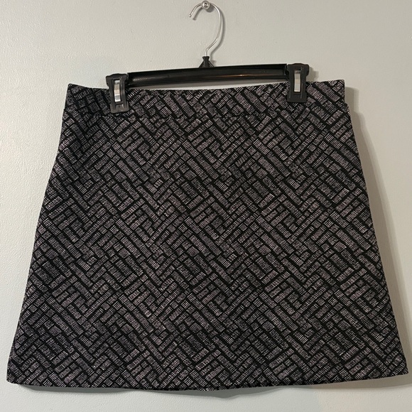 H&M Black and Gray Geometric Mini Skirt - Picture 1 of 4